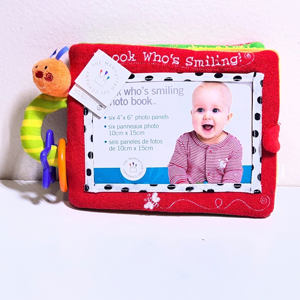 Manhattan Toy Look Who\'s Smiling Photo Book Red Soft Baby Album 6m+ NEW
